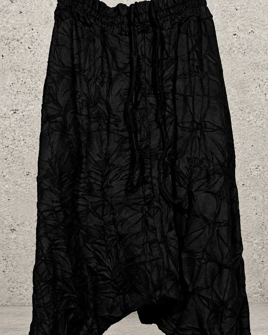 Pantalón harem texturizado negro La Haine – vista 5 de 5