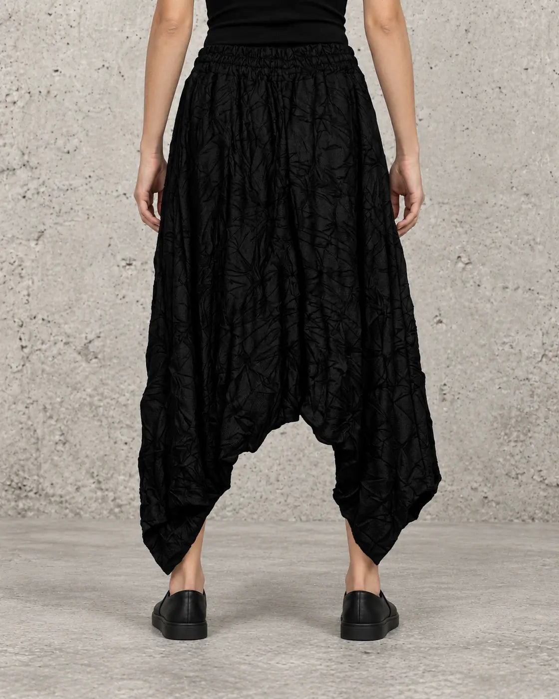 Pantalón harem texturizado negro La Haine – vista 2 de 5