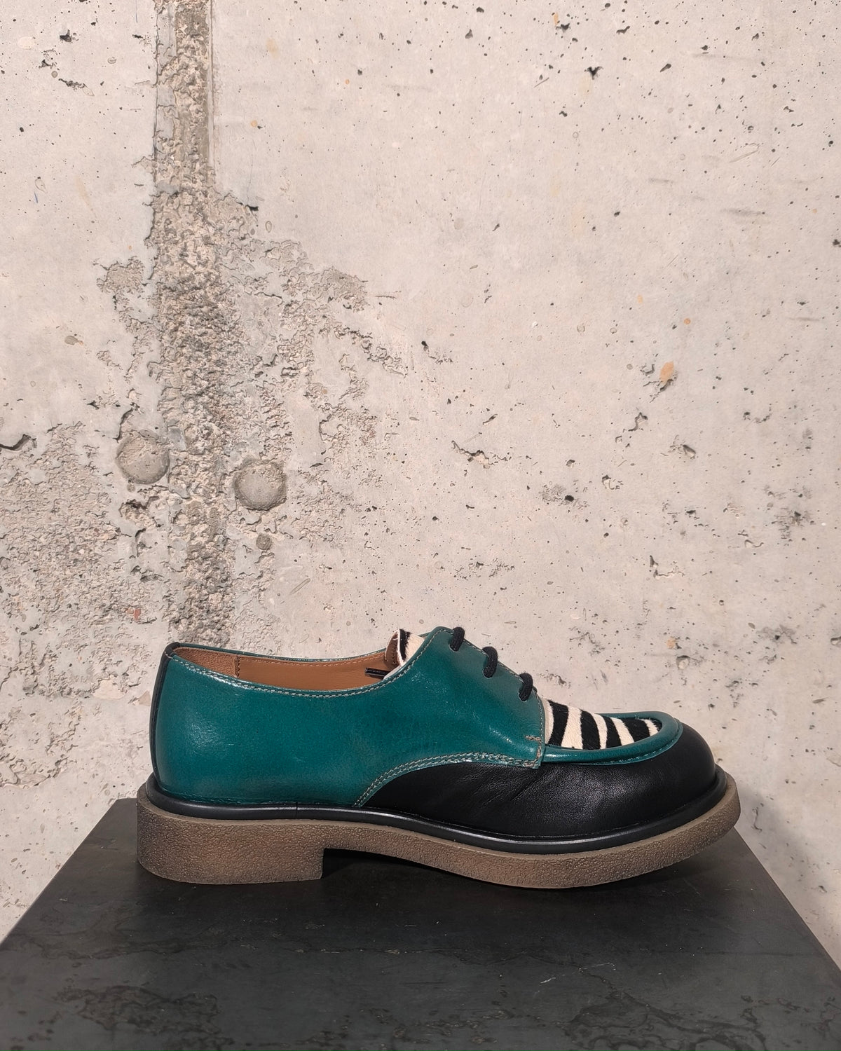 Zapato de cordones verde petróleo y cebra Nemonic
