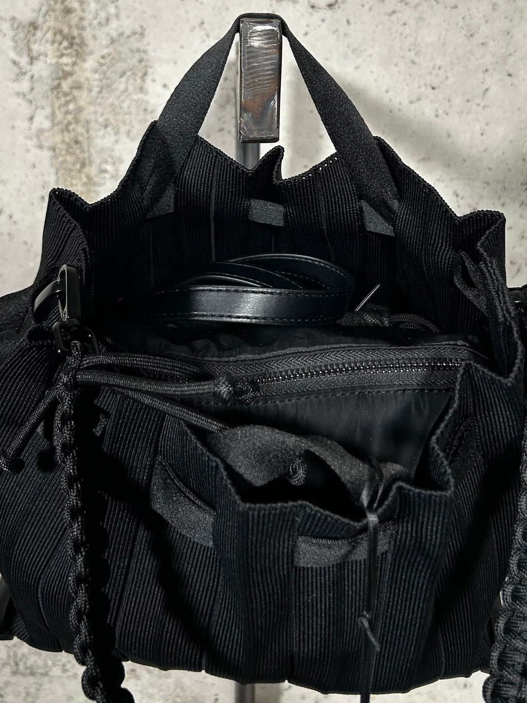 Bolso shopper plisado negro Fri-Yay