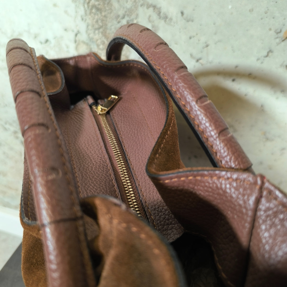 Bolso de ante con asas redondas marrón Bardasú