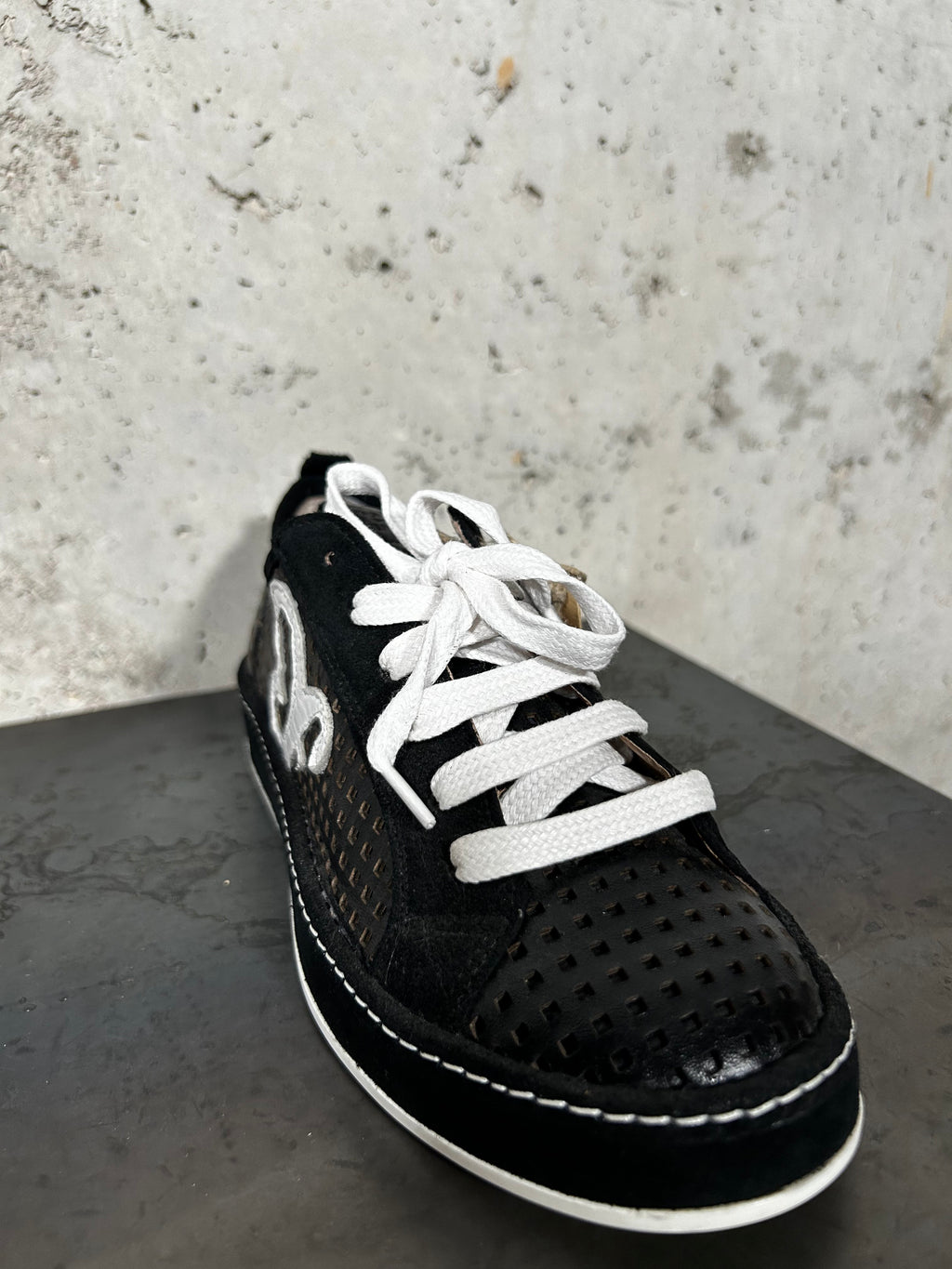 Zapatilla calada negra Felmini