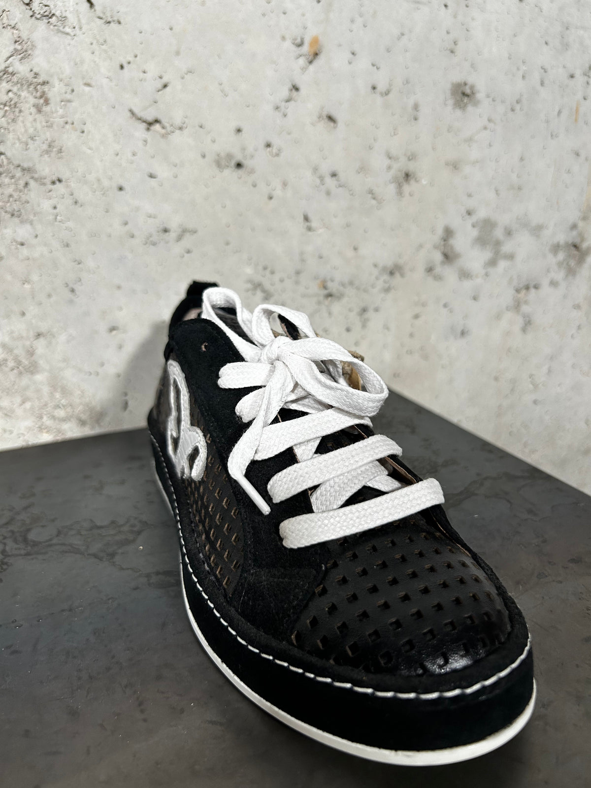 Zapatilla calada negra Felmini