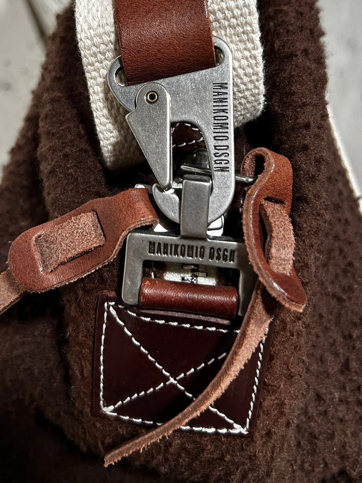 Bolso Aviator's Kit Bag marrón Manikomio Design