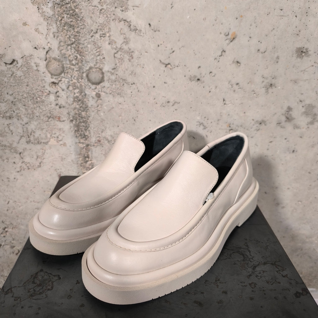 Mocasín Elys blanco Paloma Barceló