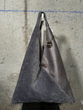 Bolso triangular de borrego gris Alex Max