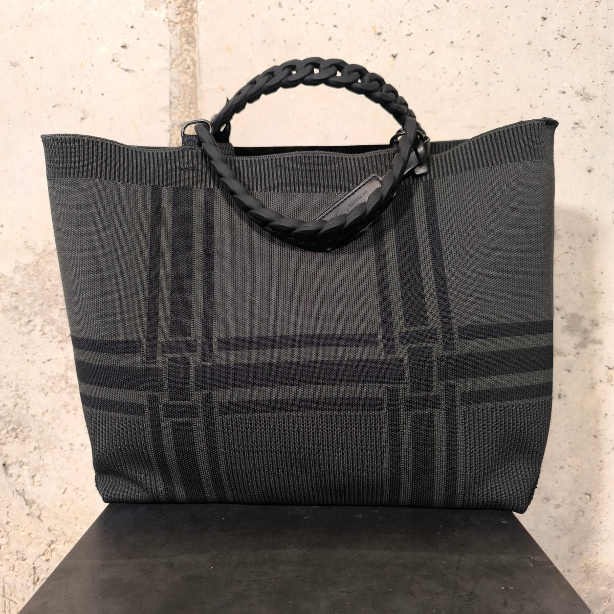Bolso shopper negro de cuadros