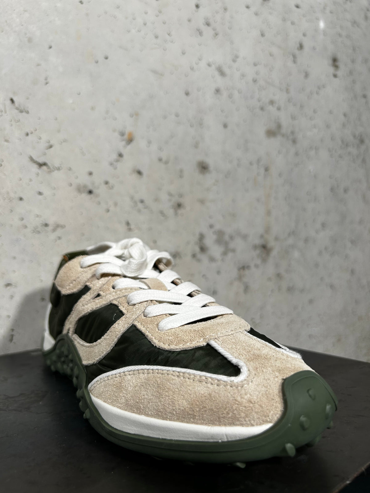 Zapatilla deportiva verde militar Palomitas