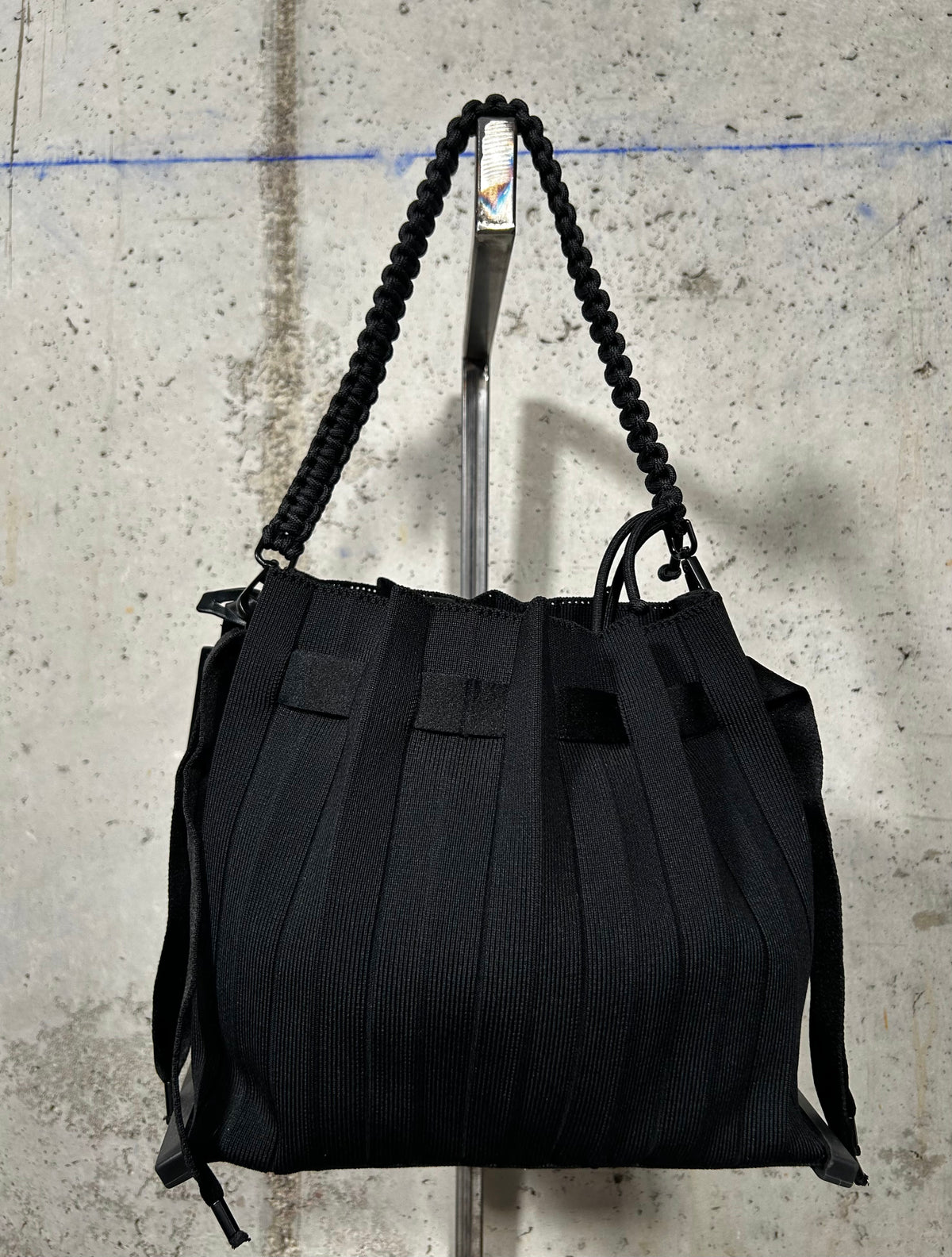 Bolso shopper plisado negro Fri-Yay