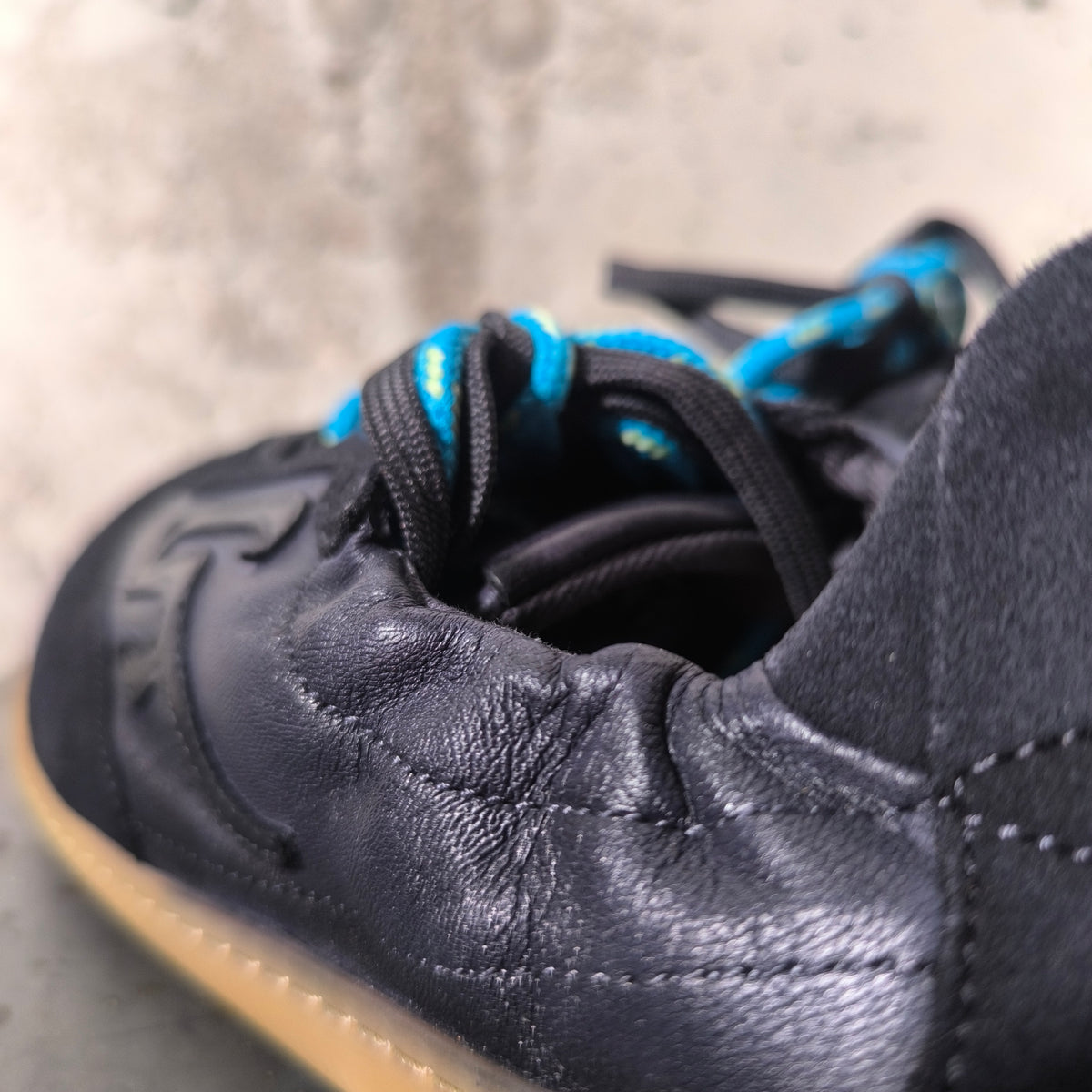 Zapatilla deportiva negra Felmini