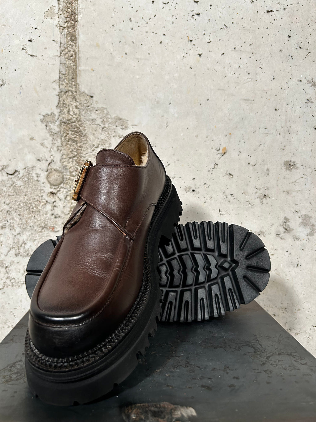 Mocasín con hebilla marrón chocolate Bardasú
