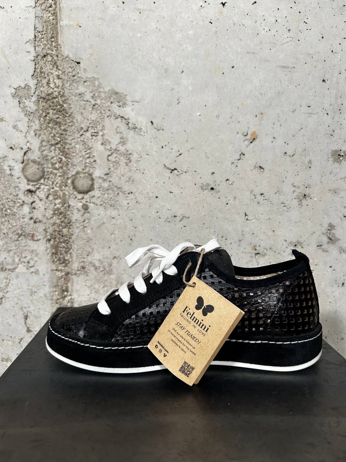 Zapatilla calada negra Felmini