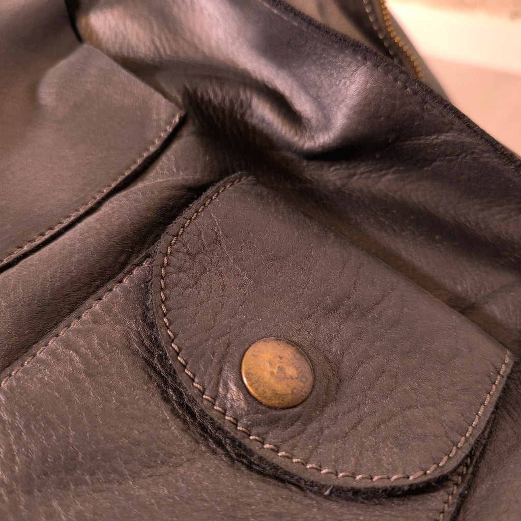 Bolso hobo de piel con solapa negro Bardasú