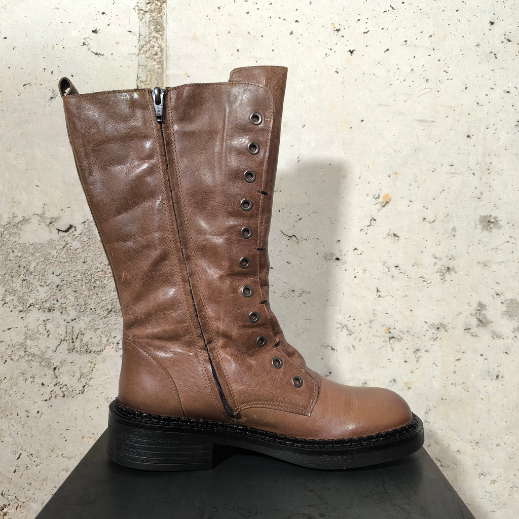 Bota alta marrón Felmini