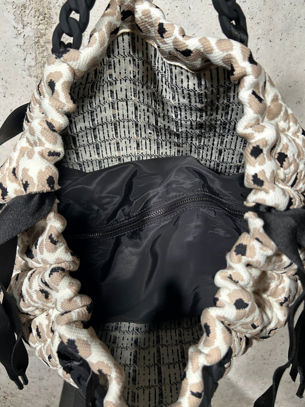 Bolso bowling acolchado animal print Fri-Yay