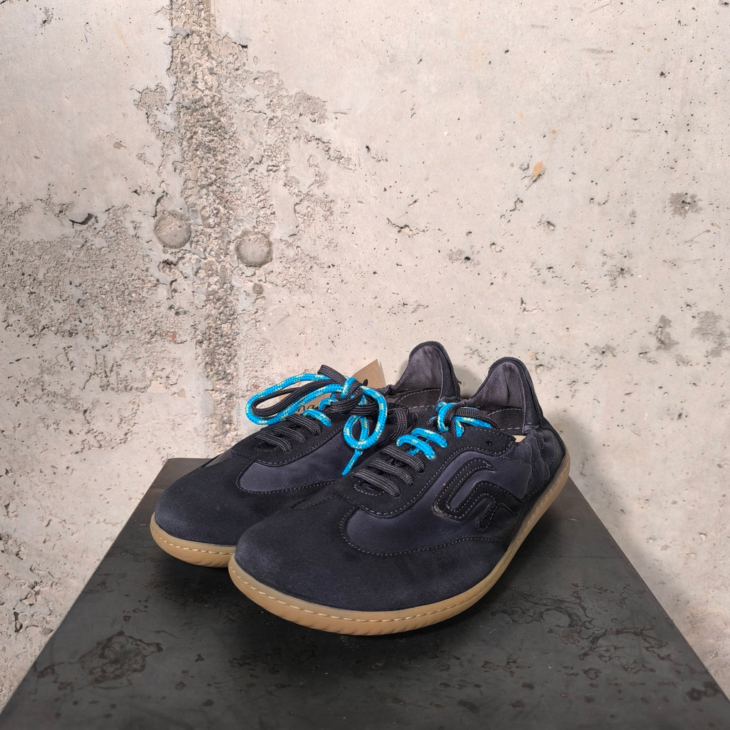 Zapatilla deportiva negra Felmini