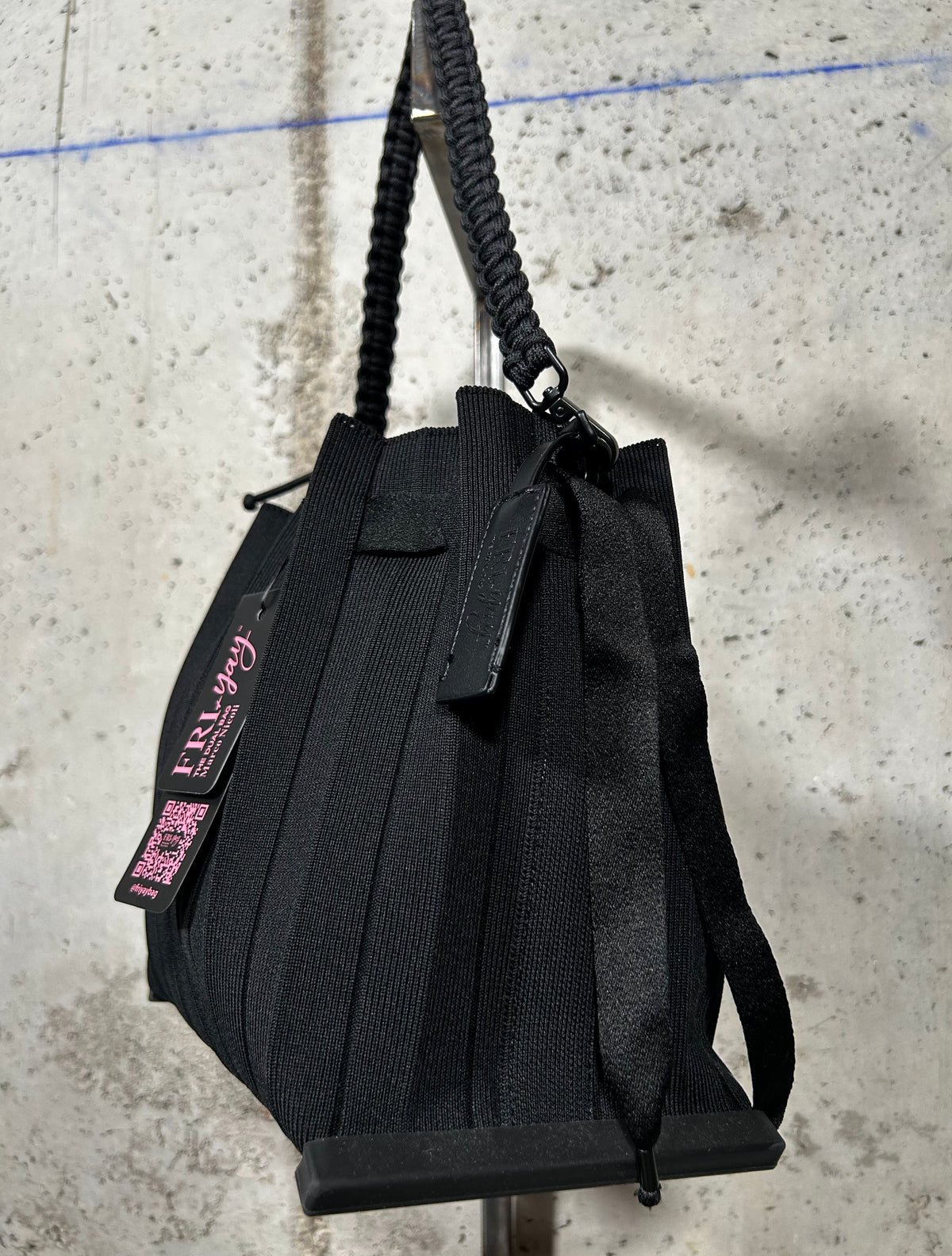 Bolso shopper plisado negro Fri-Yay