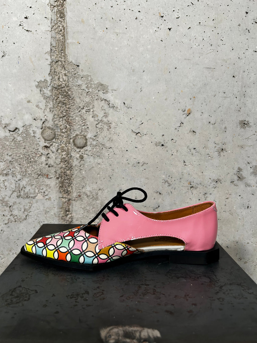 Zapato calado rosa multicolor Bardasú