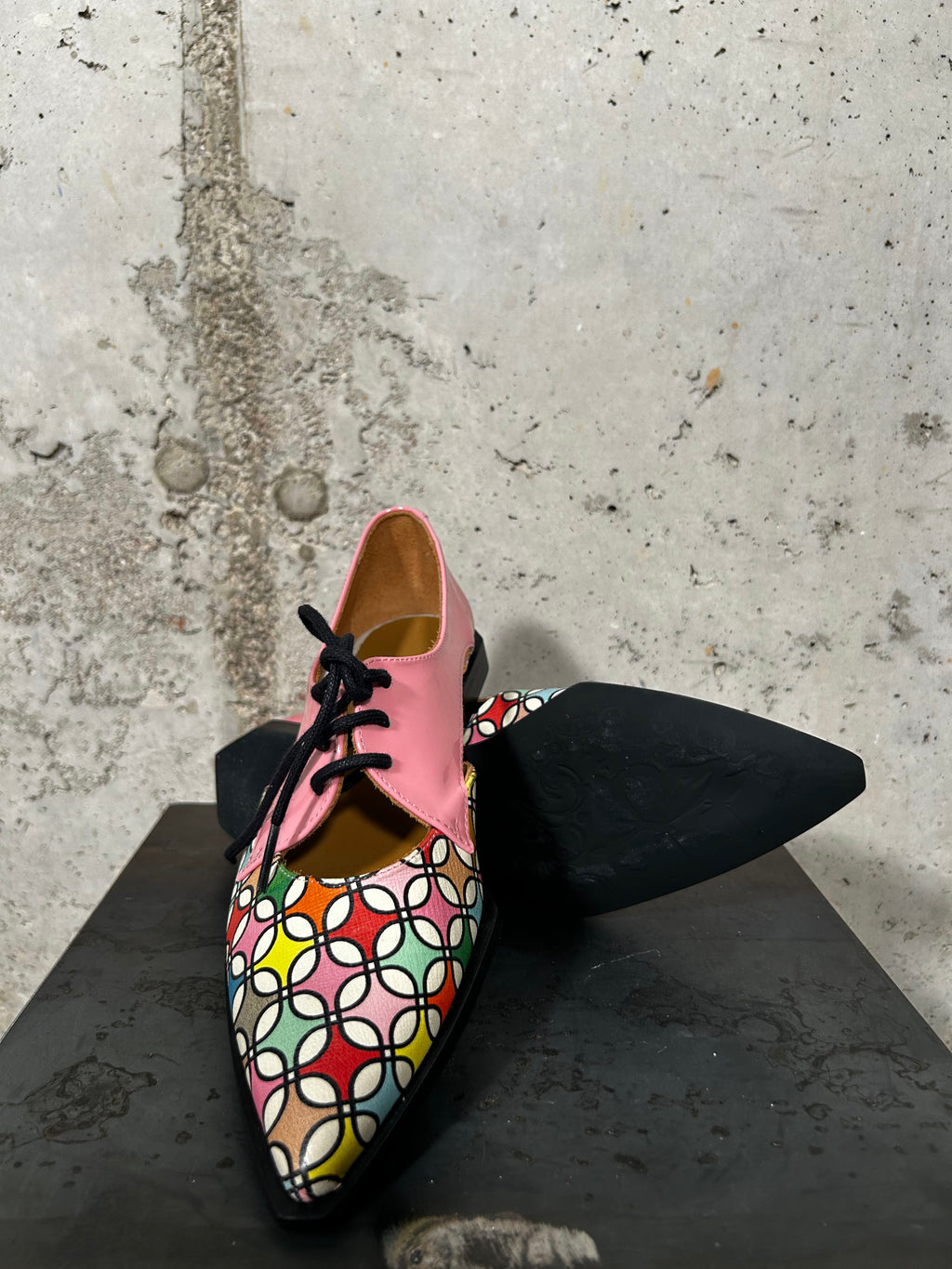 Zapato calado rosa multicolor Bardasú