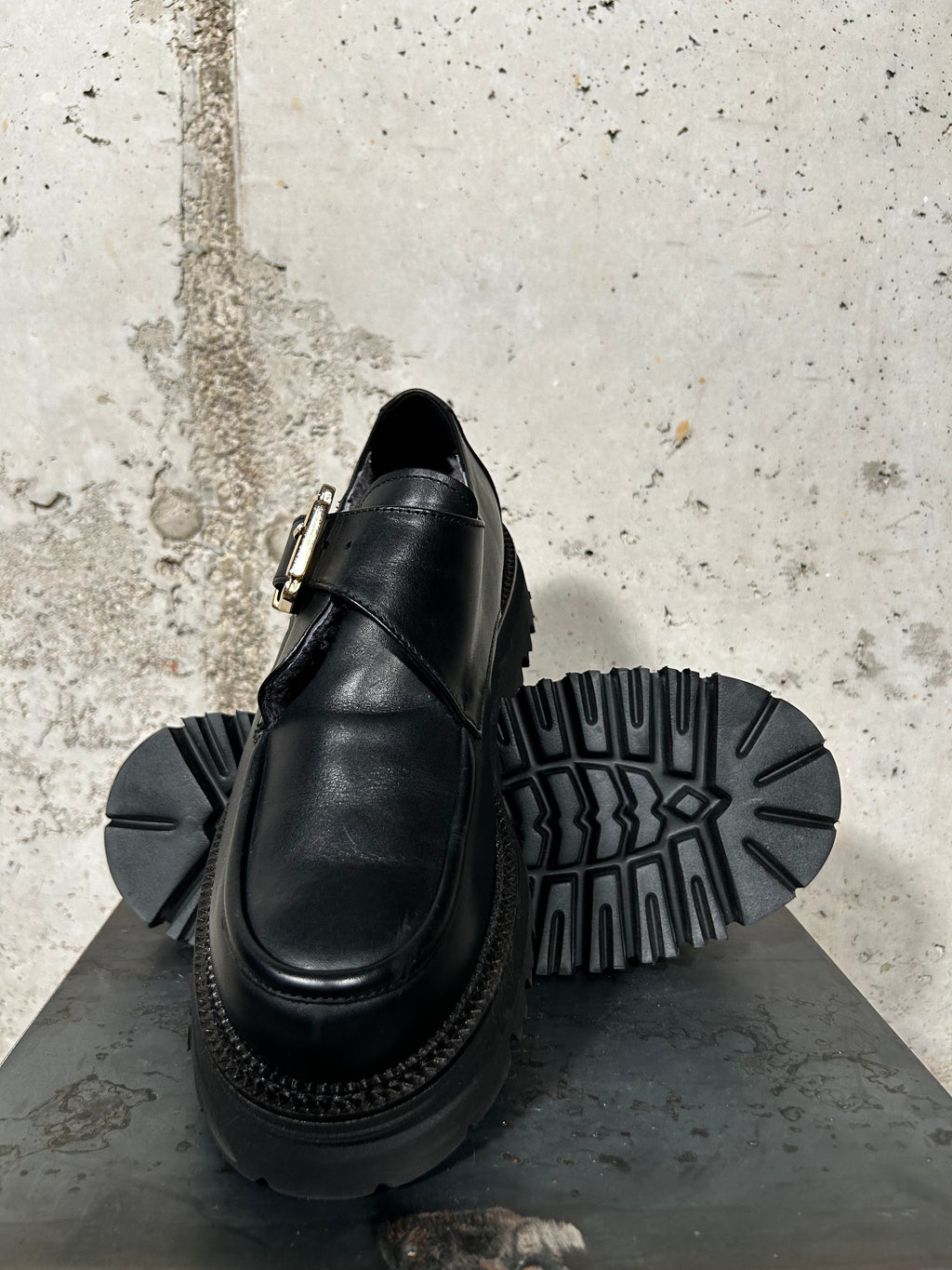 Mocasín con hebilla negro Bardasú