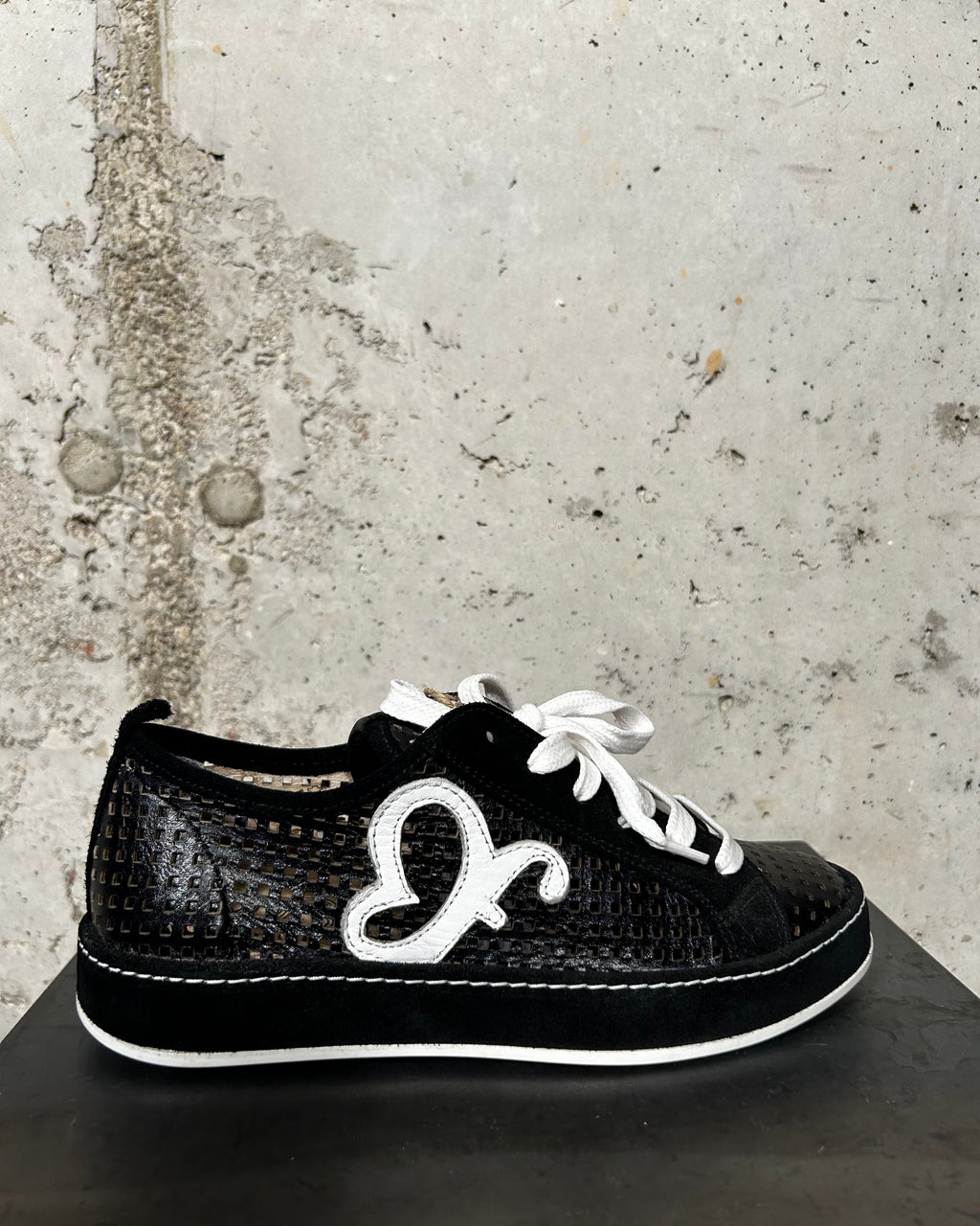 Zapatilla calada negra Felmini