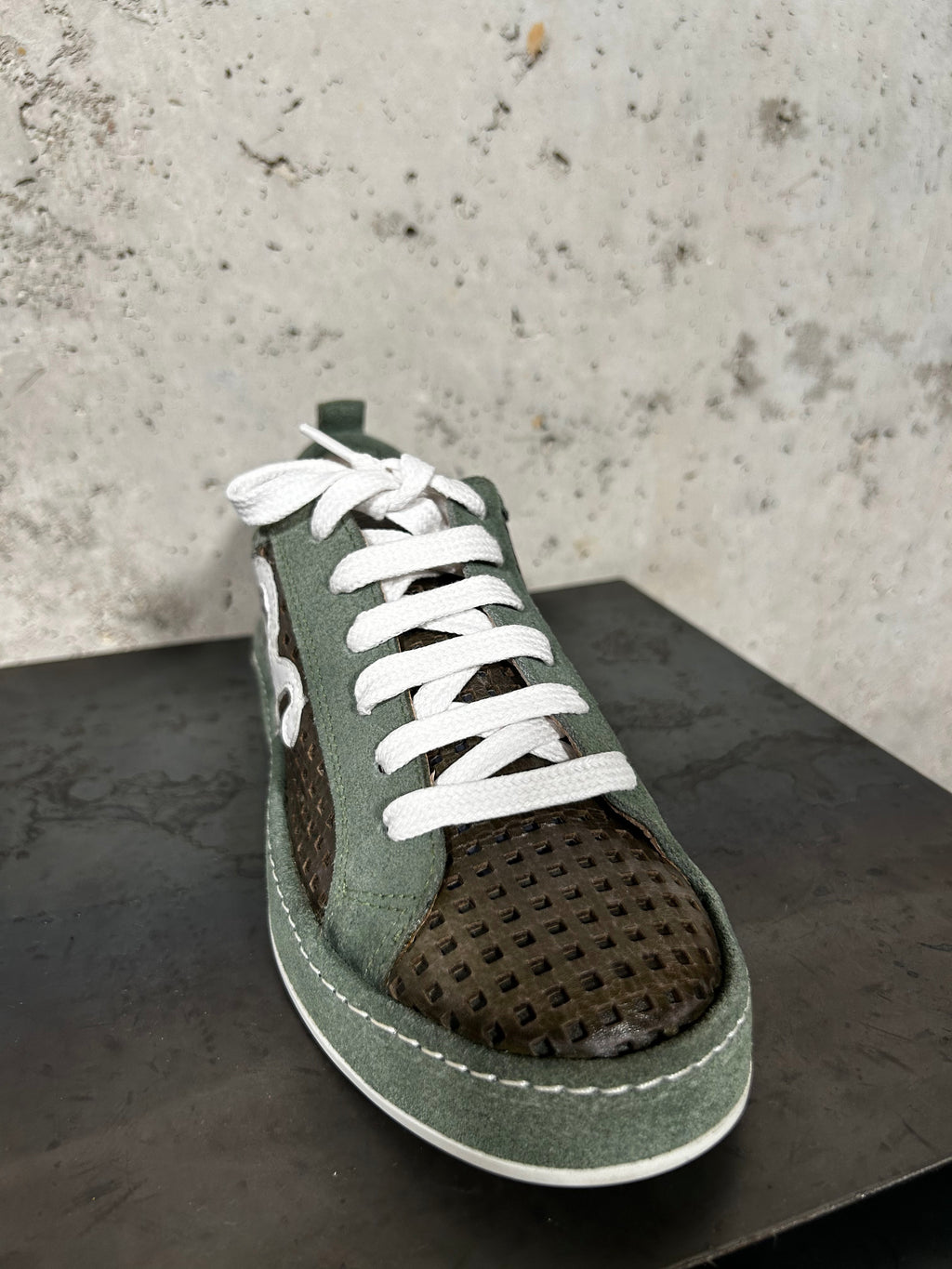 Zapatilla calada verde menta Felmini