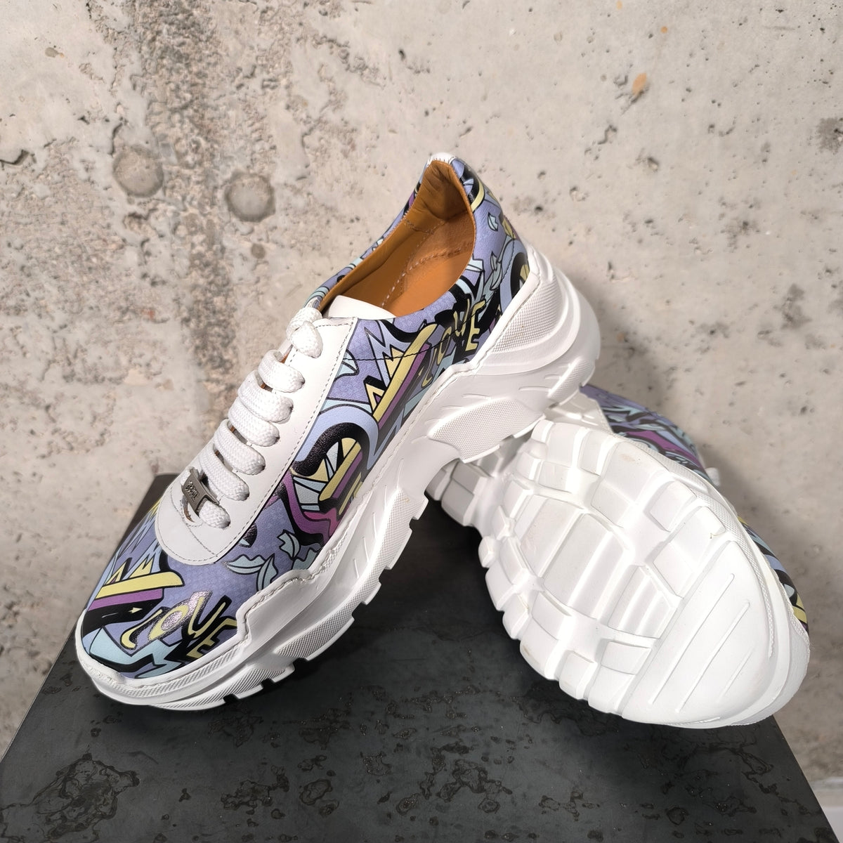 Zapatilla blanca estampada Mister