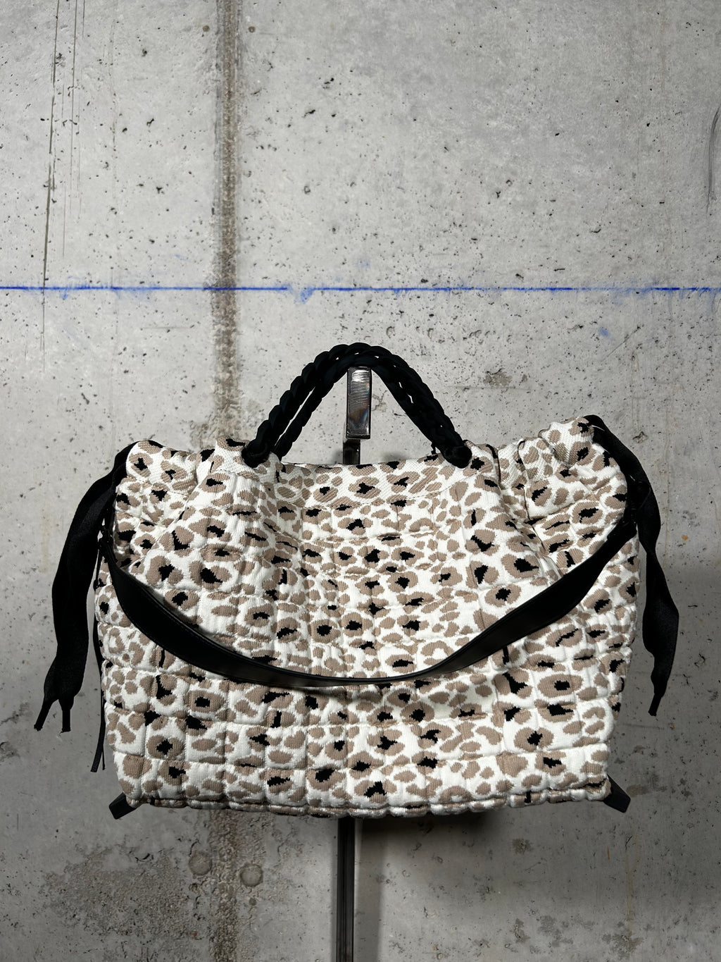 Bolso bowling acolchado animal print Fri-Yay