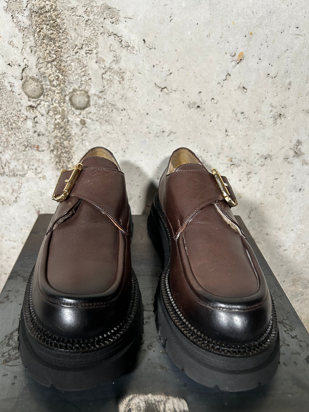 Mocasín con hebilla marrón chocolate Bardasú