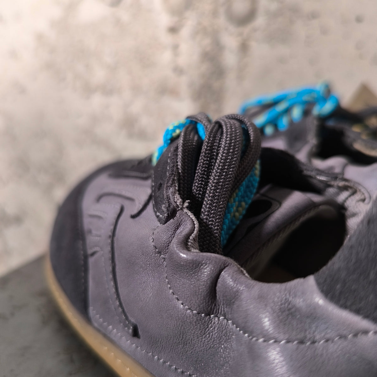 Zapatilla deportiva gris Felmini