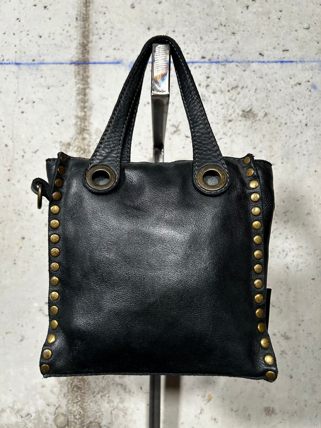 Bolso tote con tachuelas negro Bardasú