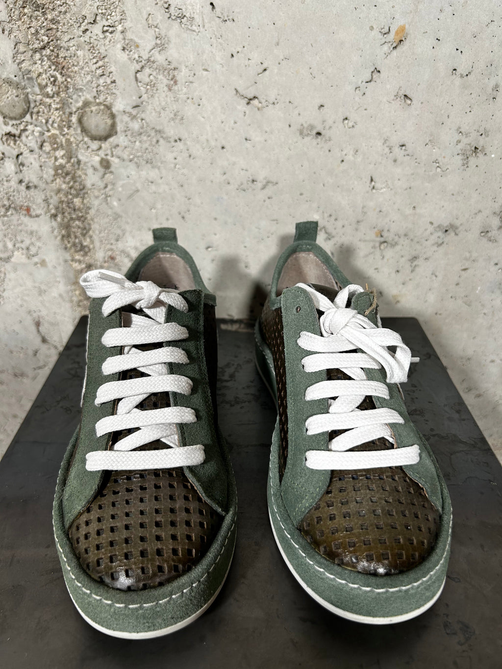 Zapatilla calada verde menta Felmini