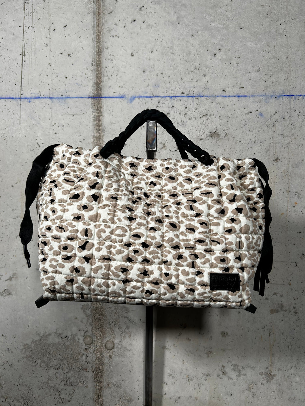 Bolso bowling acolchado animal print Fri-Yay