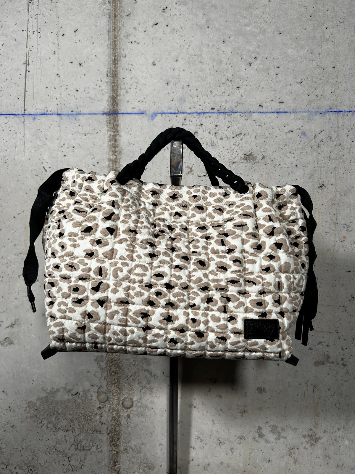 Bolso bowling acolchado animal print Fri-Yay