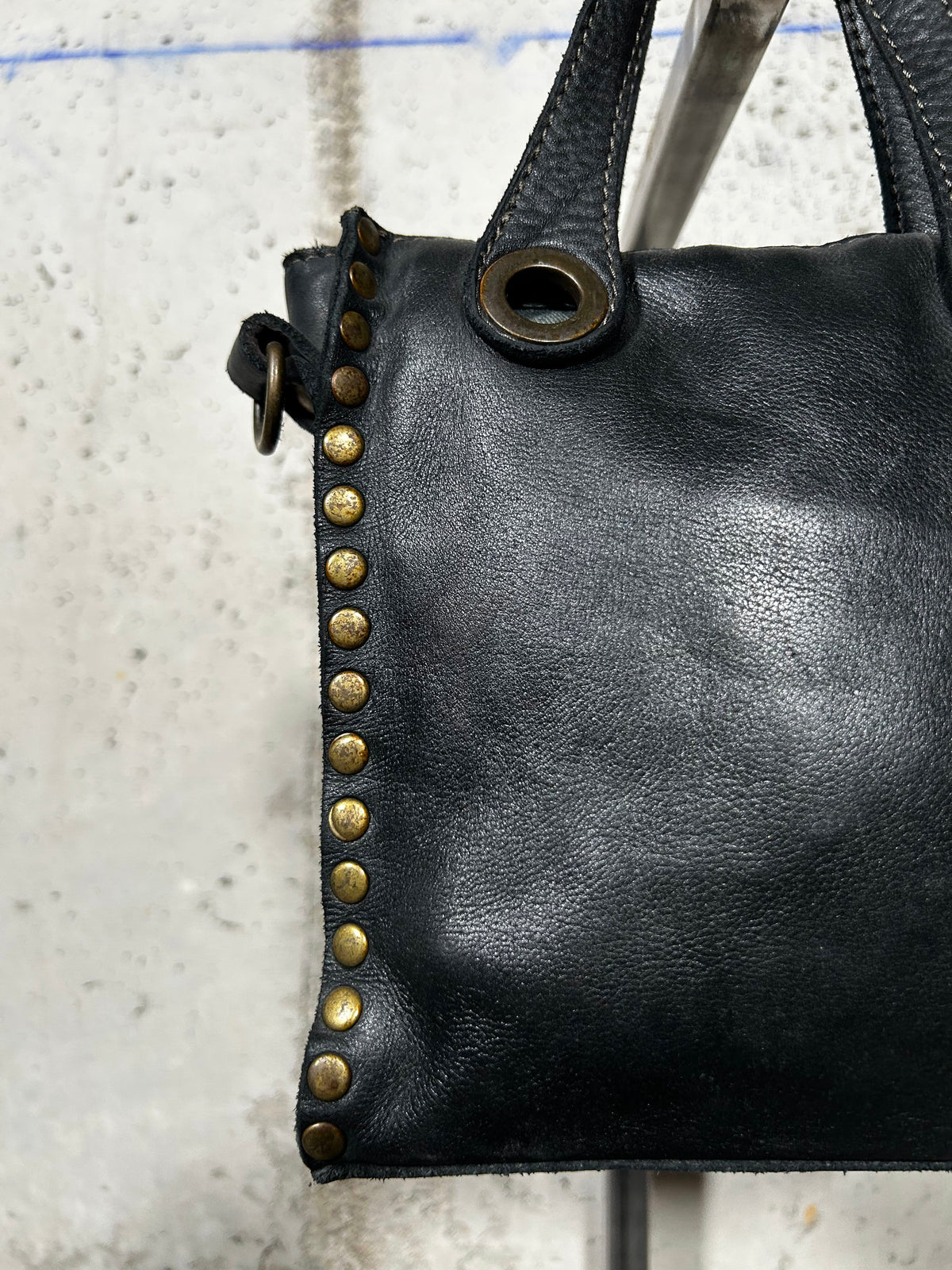 Bolso tote con tachuelas negro Bardasú