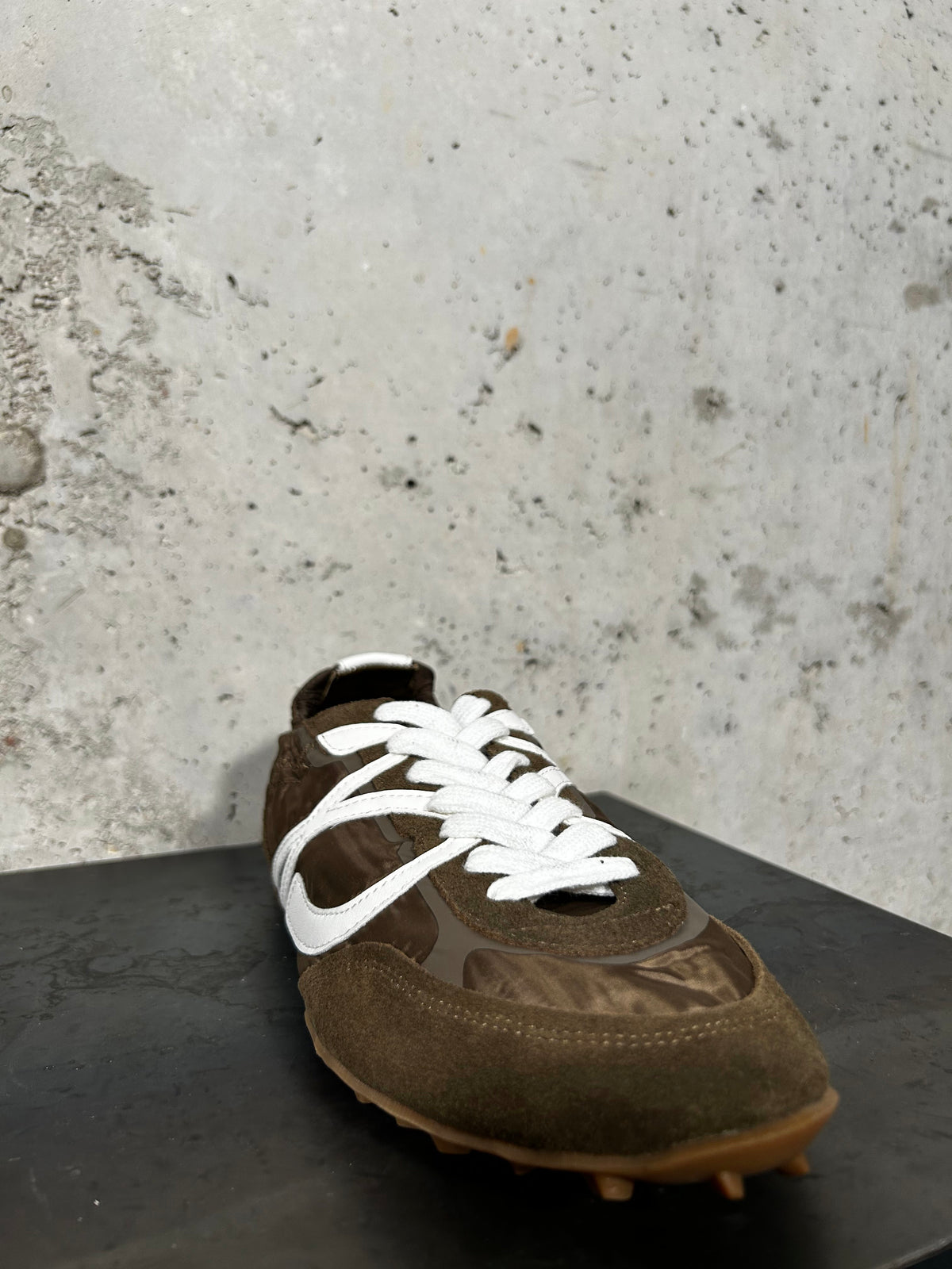 Zapatilla deportiva en marrón Palomitas
