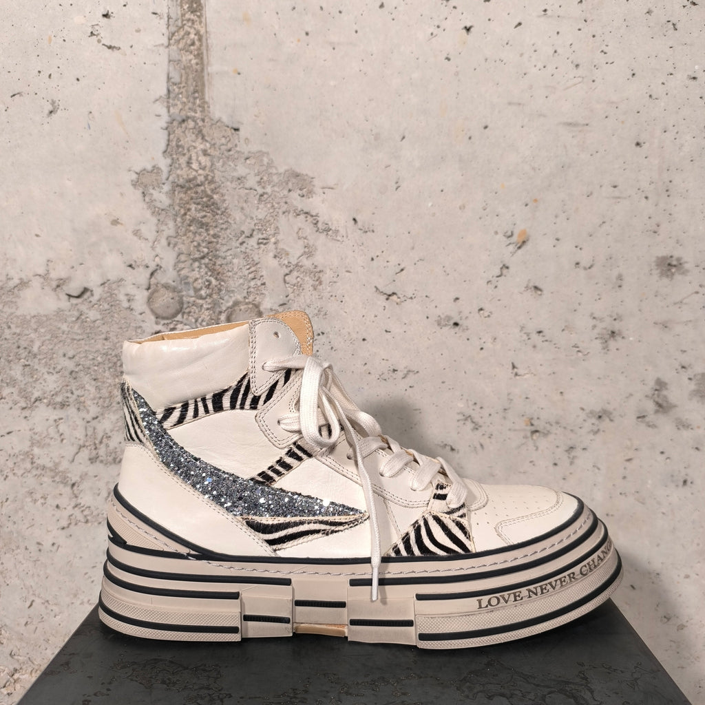 Zapatilla con plataforma blanca y cebra Bardasú