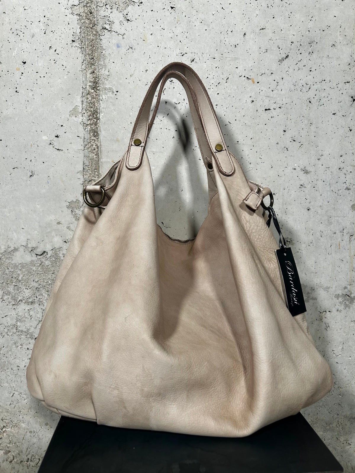 Bolso hobo de piel piedra Bardasú