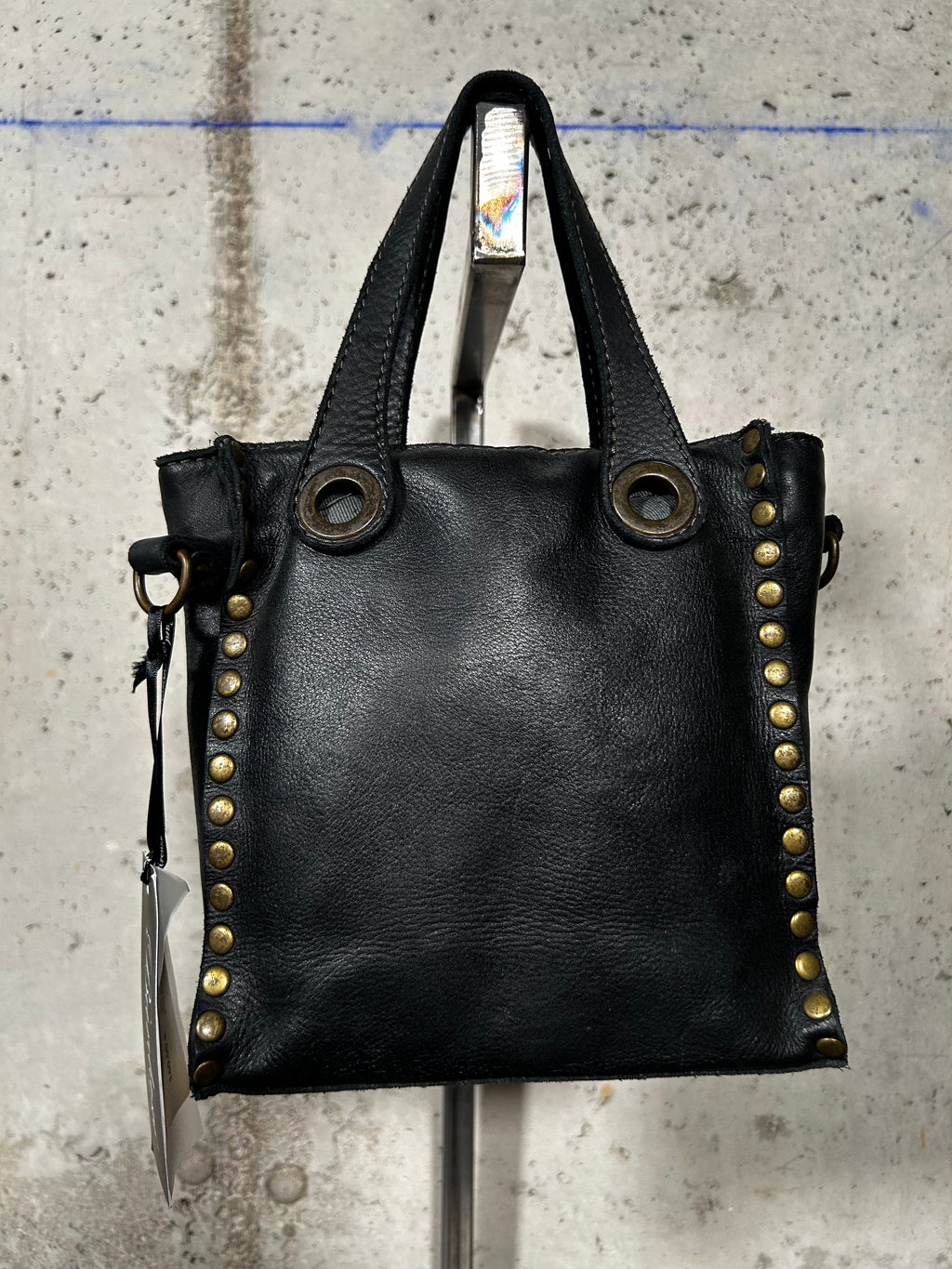 Bolso tote con tachuelas negro Bardasú