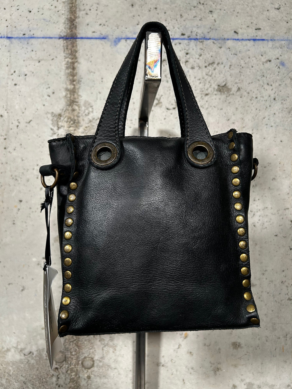 Bolso tote con tachuelas negro Bardasú