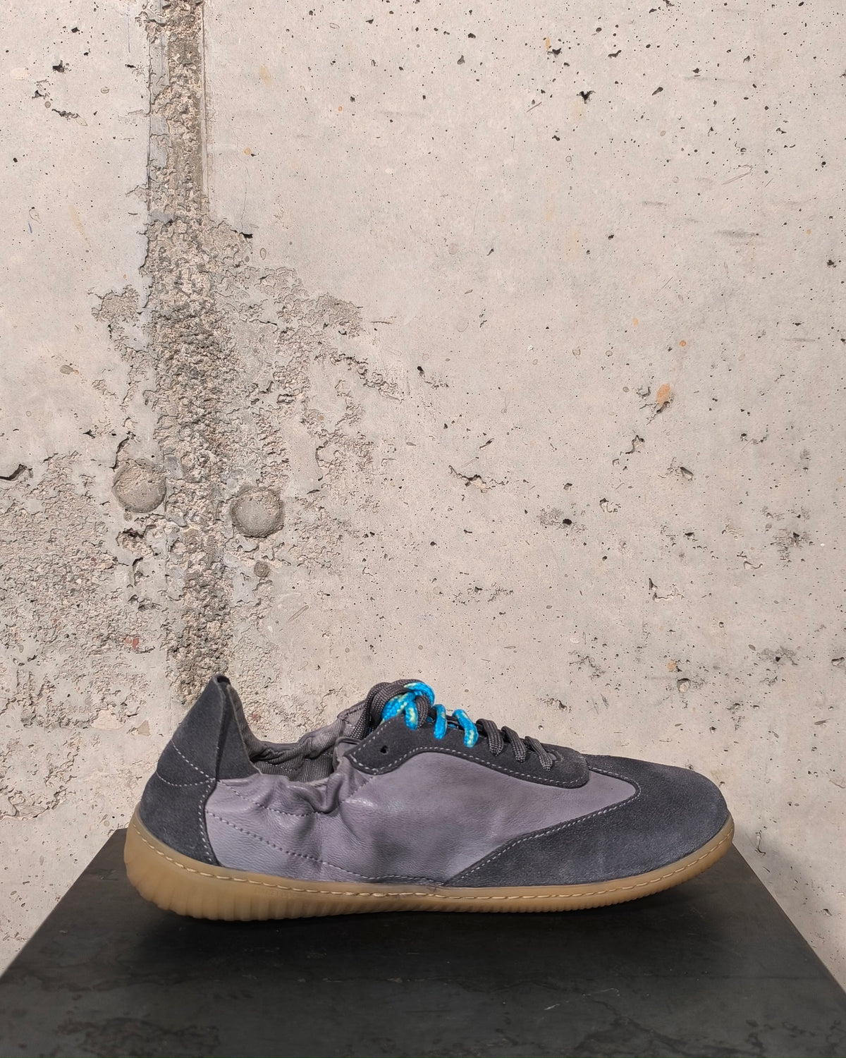 Zapatilla deportiva gris Felmini