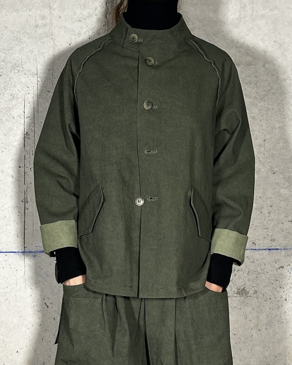 Chaqueta cuello mao verde Bardasú, vista frontal