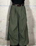 Pantalón ancho con pinzas verde Bardasú, vista frontal